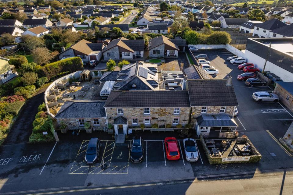 The Victoria Inn Truro Exteriör bild