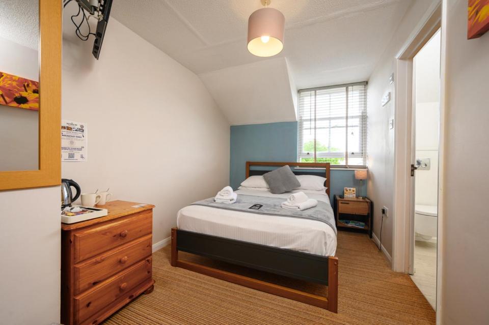 The Victoria Inn Truro Exteriör bild