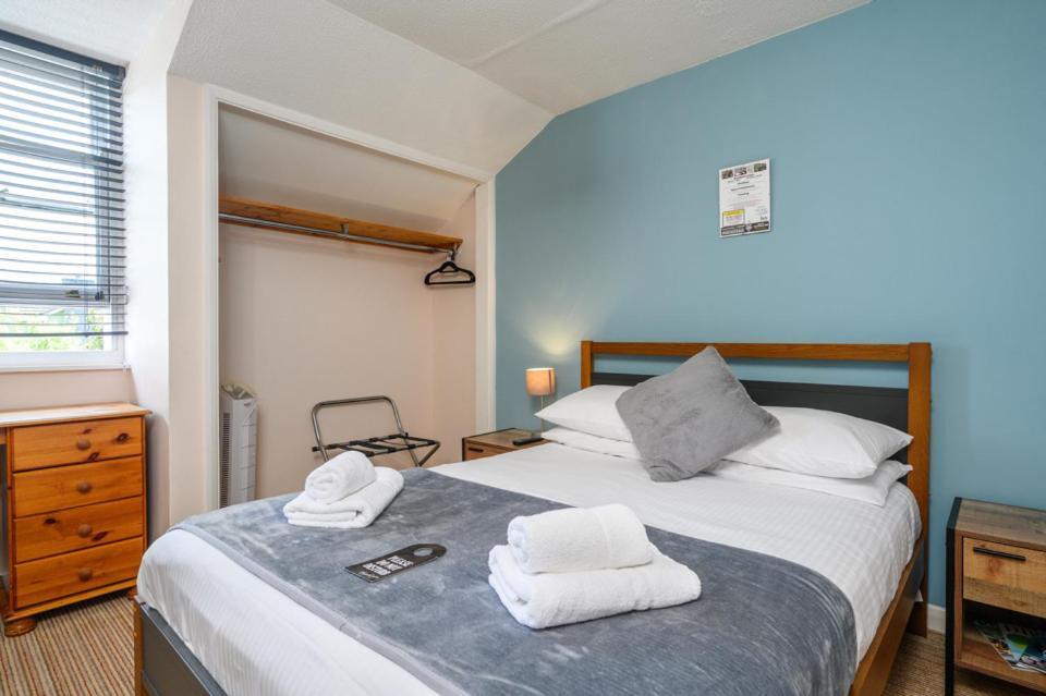 The Victoria Inn Truro Exteriör bild